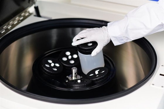 Centrifugeuse de refroidissement à haute vitesse de 22000 tours par minute d'une capacité de 4*1000 ml