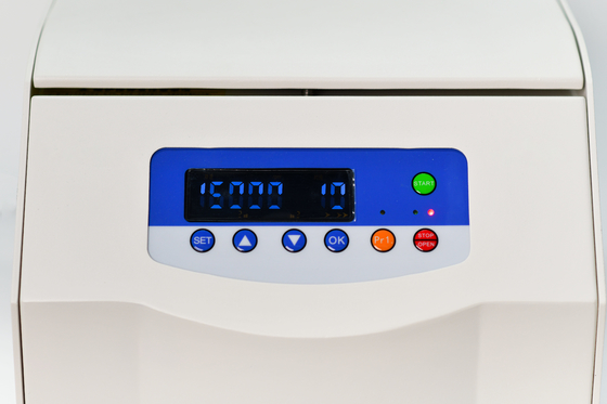 Centrifugeuse à haute vitesse contrôlée par microprocesseur réglable