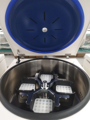 Centrifugeuse à grande capacité 3L à grande vitesse rotor oscillant polyvalent pour analyse en laboratoire