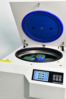 Centrifugeuse de laboratoire de grande capacité de haute performance de 6*250 ml avec moteur sans pinceau et système réfrigéré